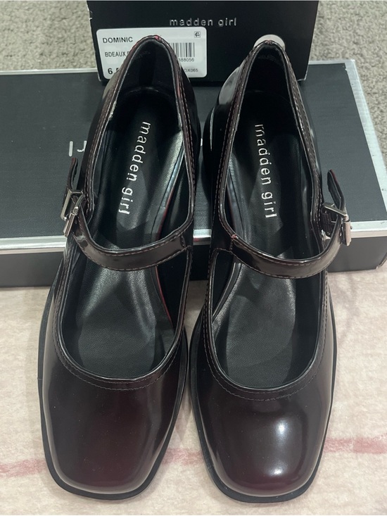 Madden Girl Shoes - Madden Girl Women's Dominic Mary-Jane Tailored Flats size 6.5 new in box